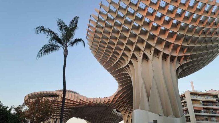Innovative Materials Shaping Smart Tropical Architecture
