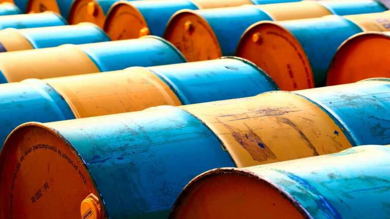 Trump Imposes 25% Tariff on Venezuelan Oil & Gas Buyers