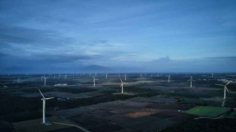 Clean Global Energy Powers 40% of Electricity Growth