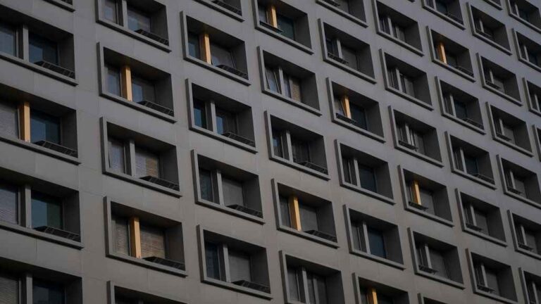 Electrochromic Windows Cut HVAC Costs, Boost Sustainability Electrochromic Windows Cut HVAC Costs, Boost Sustainability