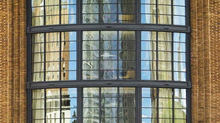 From Concept to Construction: The Lifecycle of a Curved Glass Facade From Concept to Construction: The Lifecycle of a Curved Glass Facade