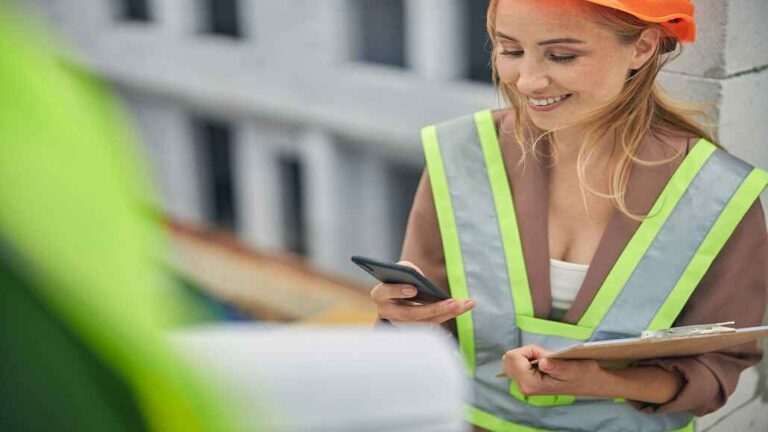 How Construction Firms Can Leverage Social Media for Talent Recruitment