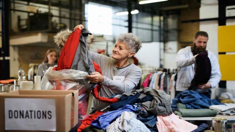 Rise of Secondhand Clothing Sales Amid Trade War