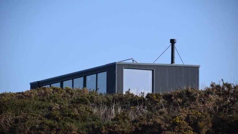 5 Smart Off-Grid Home Upgrades That Improve Daily Comfort