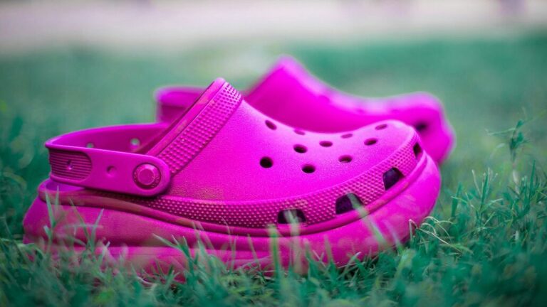 Crocs Drops 2025 Financial Forecast Plans After Flat Q1
