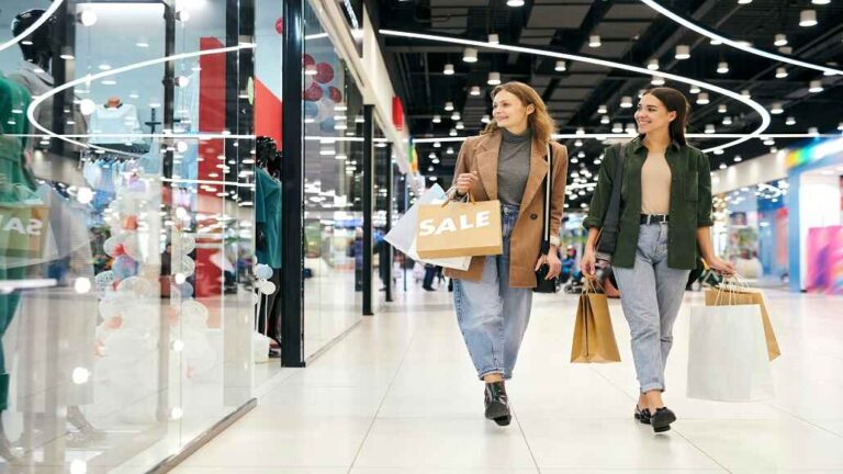 UK Shoppers Shift Back to In-Store Shopping Experiences
