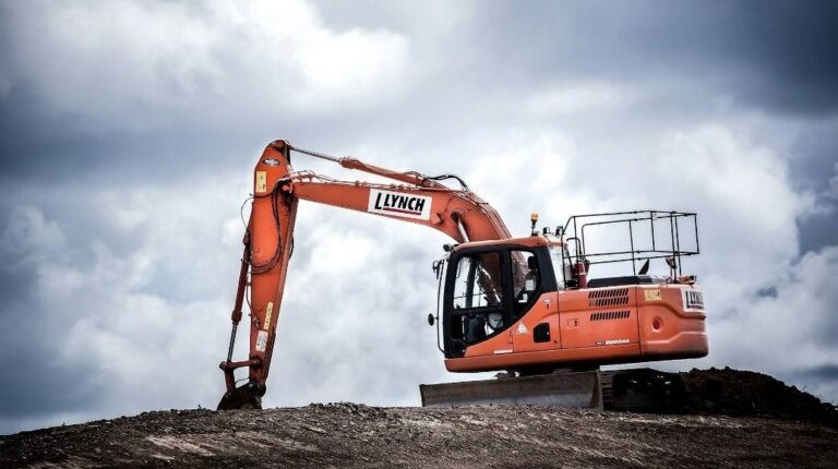 5 Best Rubber Track and Tire Manufacturers for Construction Professionals