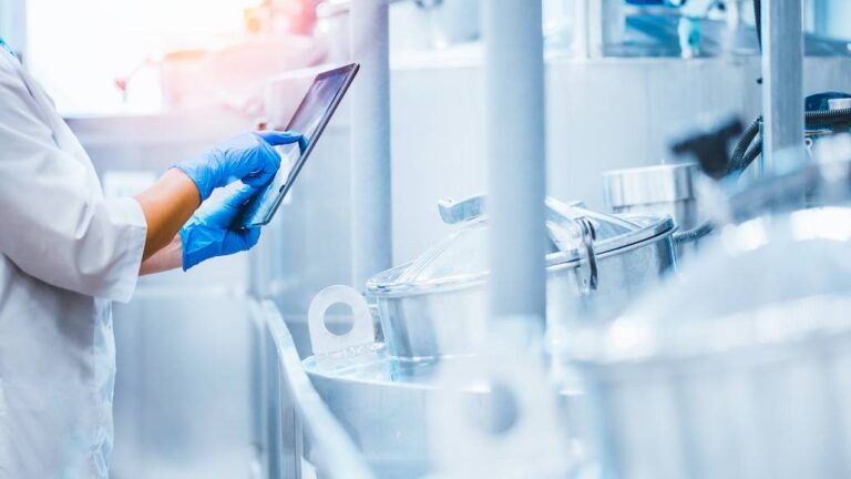 How Smart Digital Strategies are Leading the Way in Pharmaceutical Manufacturing
