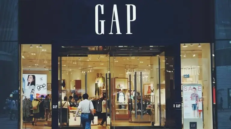 Gap Inc Q3 2025 Sales Growth Spurs Upbeat Earnings Outlook