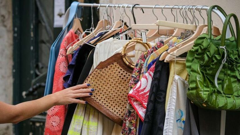 Americans Embrace Second-Hand Gifts This Holiday Season