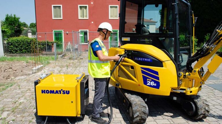 Komatsu Europe Expands Electric Mini Excavator Portfolio