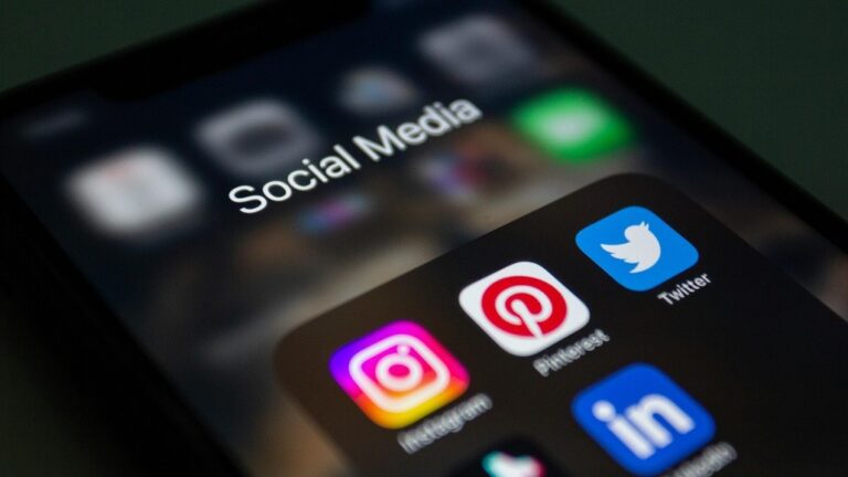 The Growing Energy Footprint of Social Media Platforms