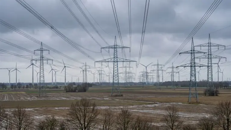 Planned Overhaul of Grid Compensation Aims Renewables Costs