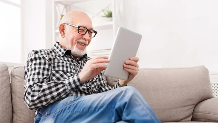 Senior Care Innovation: Technologies Transforming Care for Patients Over 65