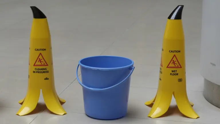 How to mitigate slip risks around buildings and premises