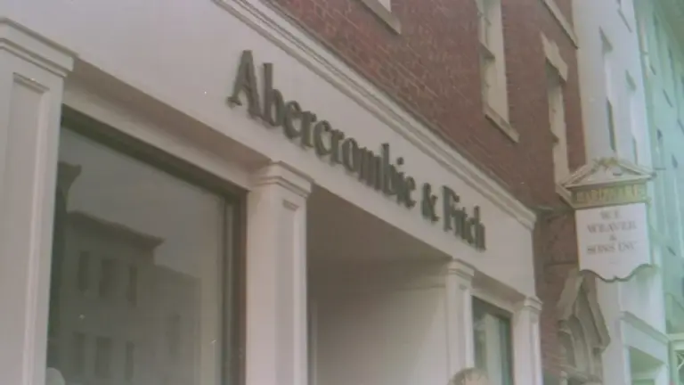 Abercrombie Posts Record Q1 Sales, EMEA Demand Softens