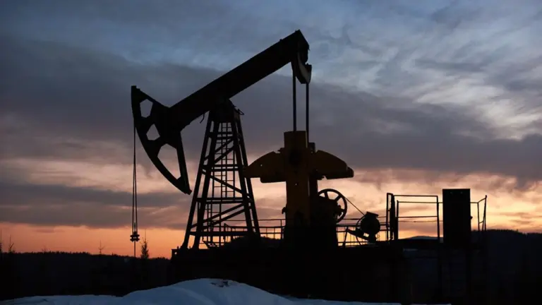 Oil Dips Amid Hopes of De-escalation in the Middle East