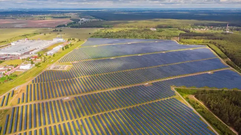 Standard Bank Backs S. Africa’s Largest Single Solar PV Farm