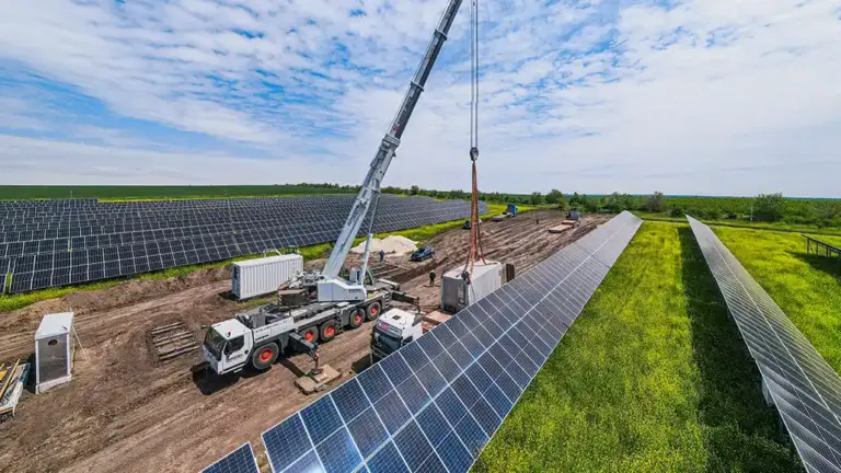 Solar Integration in Construction Projects: How Builders Are Powering Sites and Facilities With Renewable Energy
