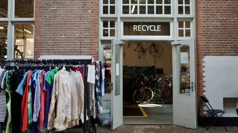 UK Sustainable Fashion Reaches £13.7 Billion Valuation Driven by Secondhand Expansion