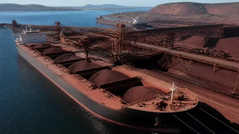 HMM Signs $3.5 Billion Vale Shipping Contract for 25 Years