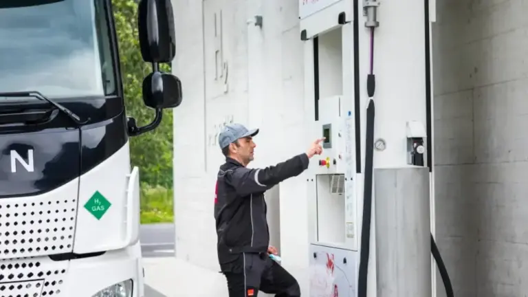 Connecting Hydrogen Landscape Through Hydrogen-as-a-Service